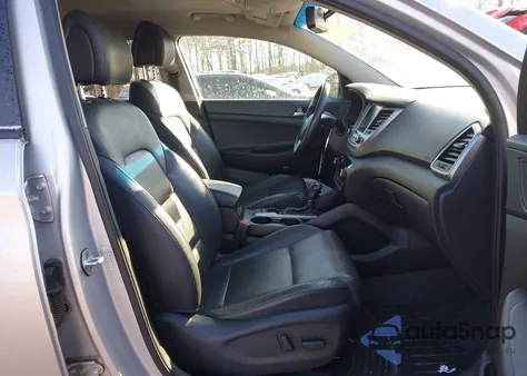 2017 Hyundai Tucson Limited z USA, uszkodzony, nr VIN KM8J3CA23HU381047